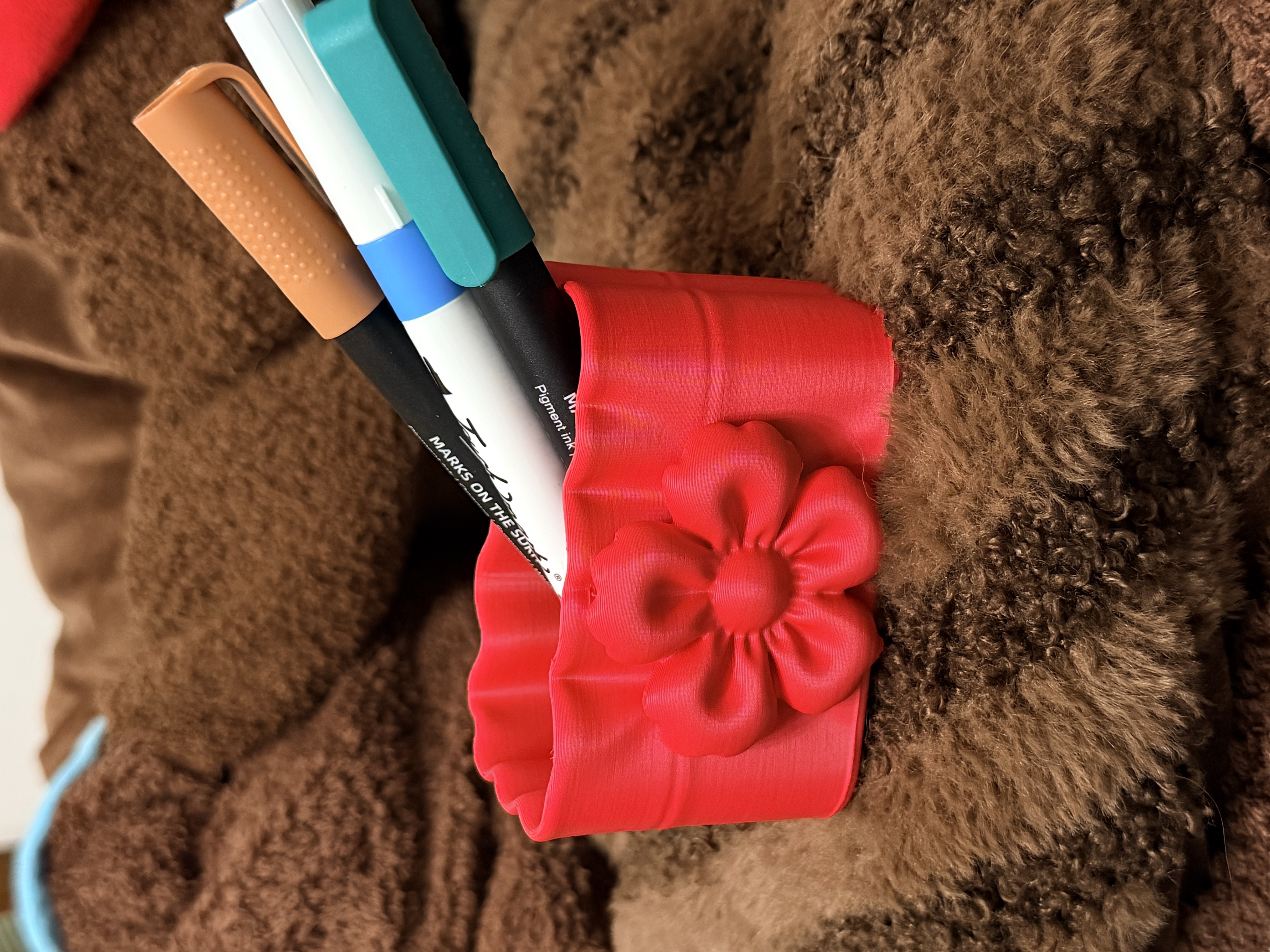 Miniatura 1 do modelo 3D 花朵桌面大收纳盒