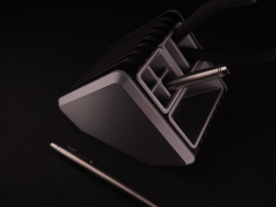 DEXA09 // Ribbed Desk Organizer