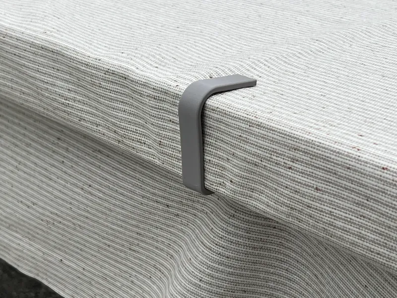 Table cloth holder