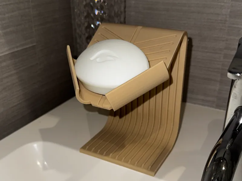 self draining soap holder/dish