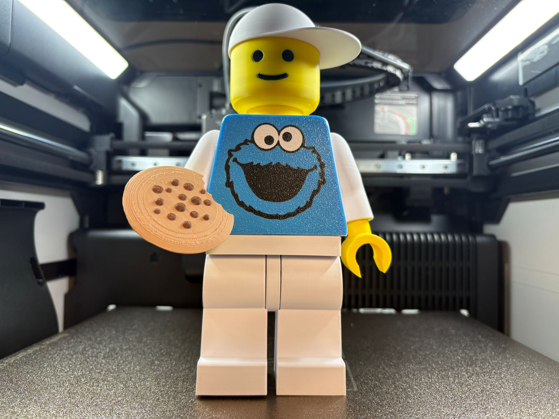 Brickman Krümmelmonster mit Keks 20cm Figur 500%