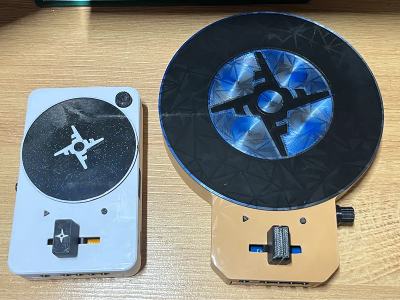 「Scratch Toadstool」6インチプラッターのスクラッチDJ用MIDIコントローラー