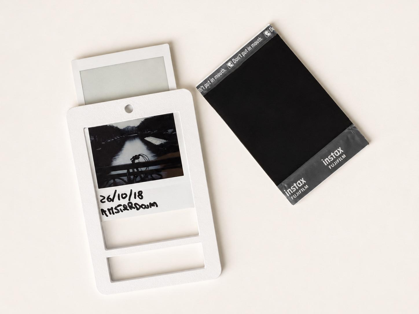 Cornice da parete instax mini