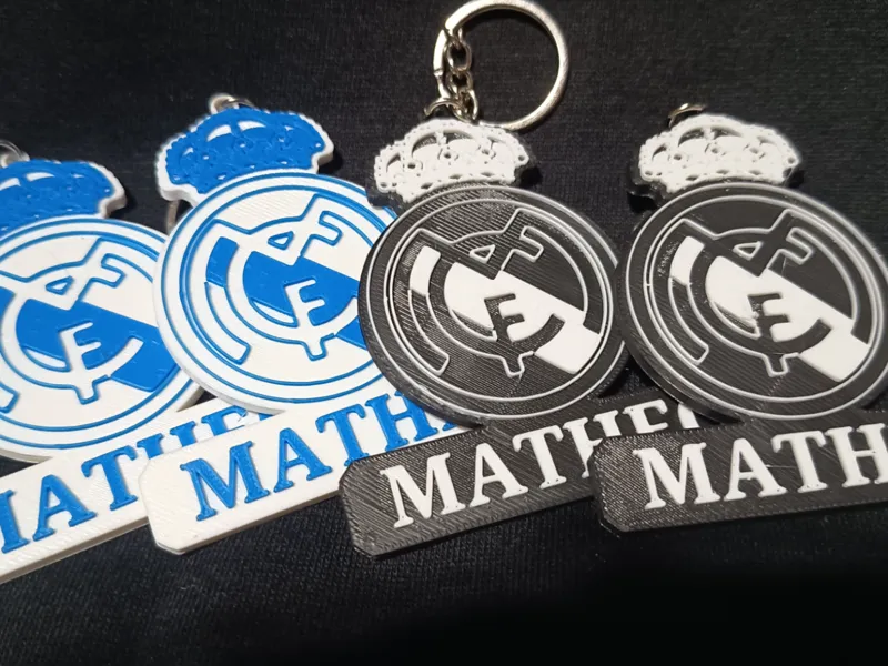 Llavero Real Madrid Con nombre Matheo SIN AMS