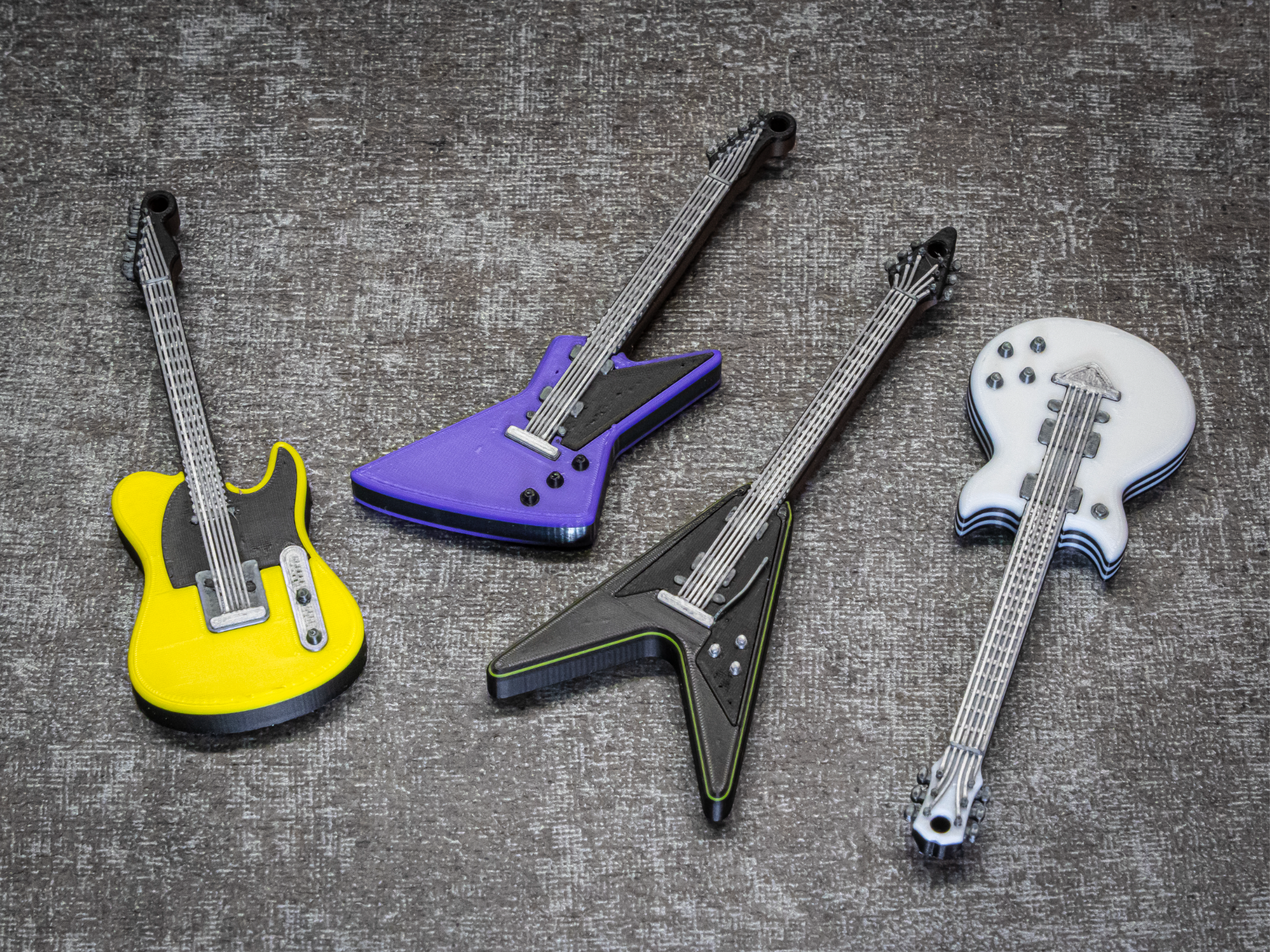 Miniatura 1 do modelo 3D Mini Guitar Keychains - Pack 2