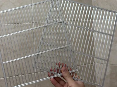 Bird or parrot cage grid