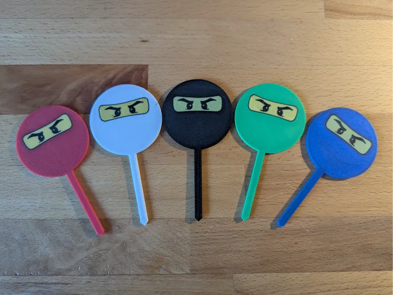 Ninjago simple rounded muffin / cake topper 