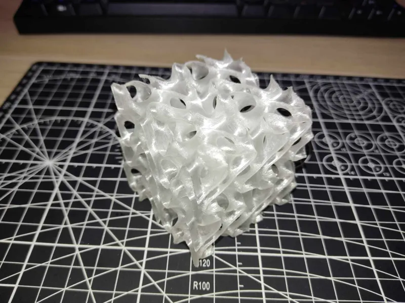 Cube lattice