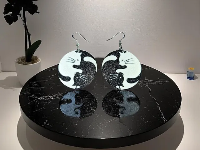 Ying yang cats earrings