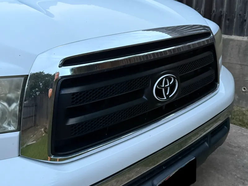 Toyota 2010 Grill Emblem