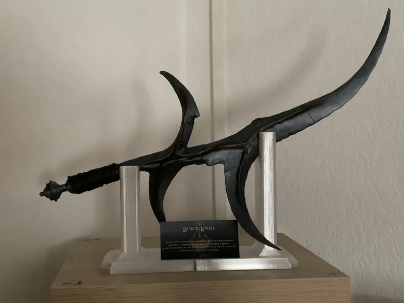 Black Knife Display Stand (Elden Ring)
