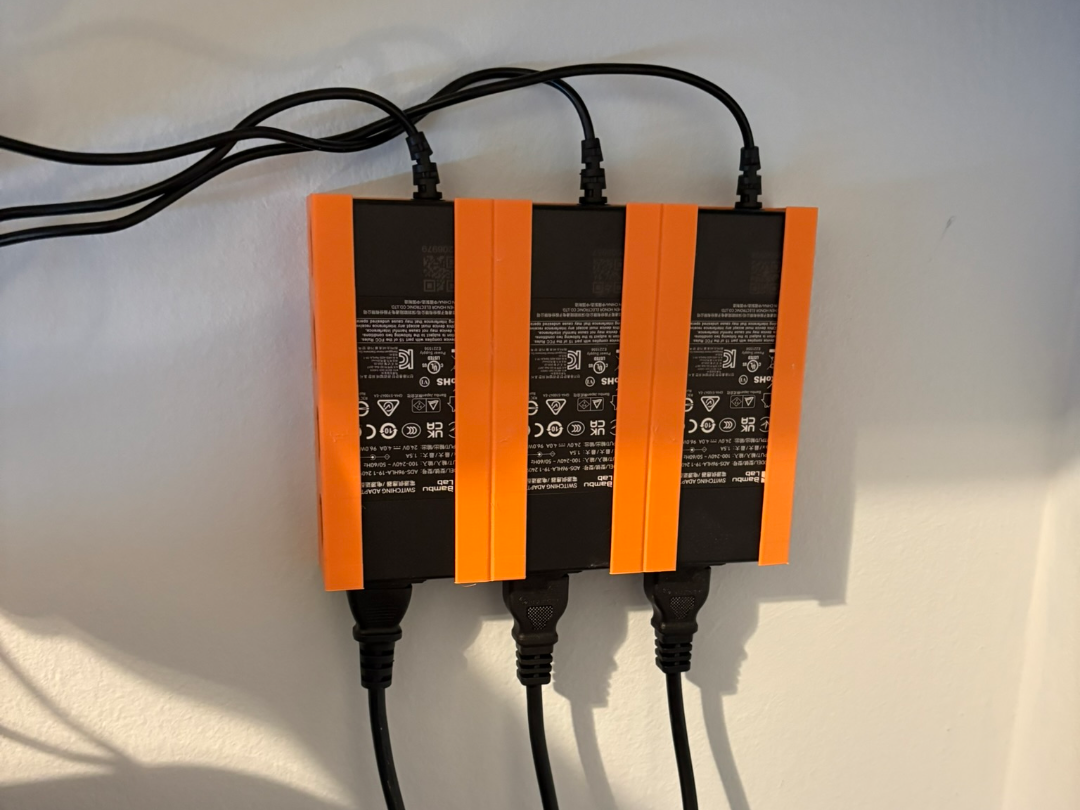 Supporto a muro alimentatore AMS 2 PRO 
