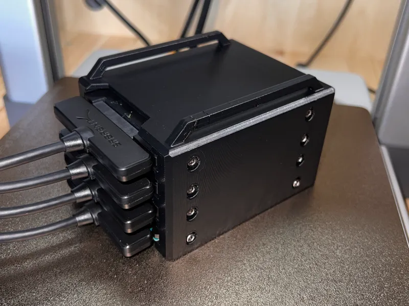 2,5 Zoll SSD 4-Fach Gehäuse