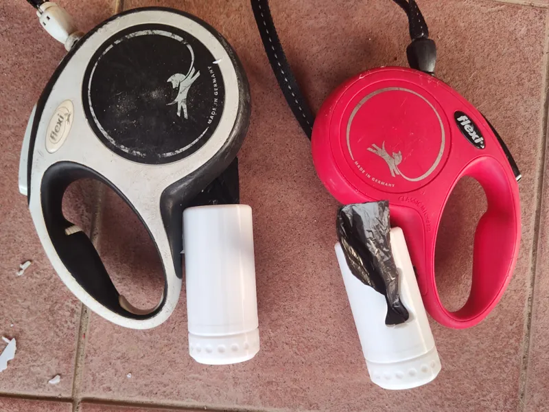 Heavy-Duty Flexi Leash Poop Bag Holder