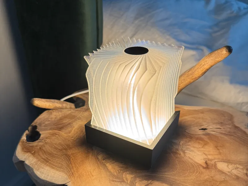 Centilisk organic lamp