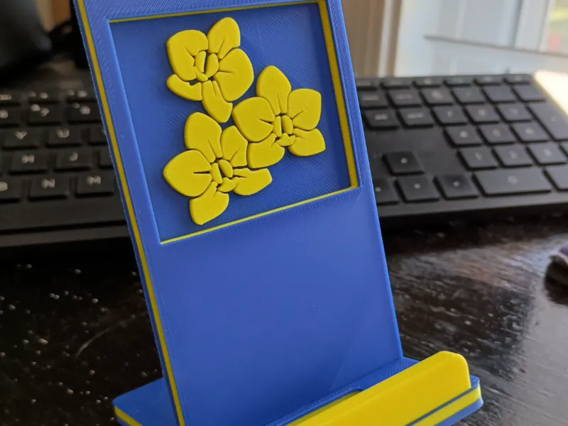 Two Tone Flower Phone Stand