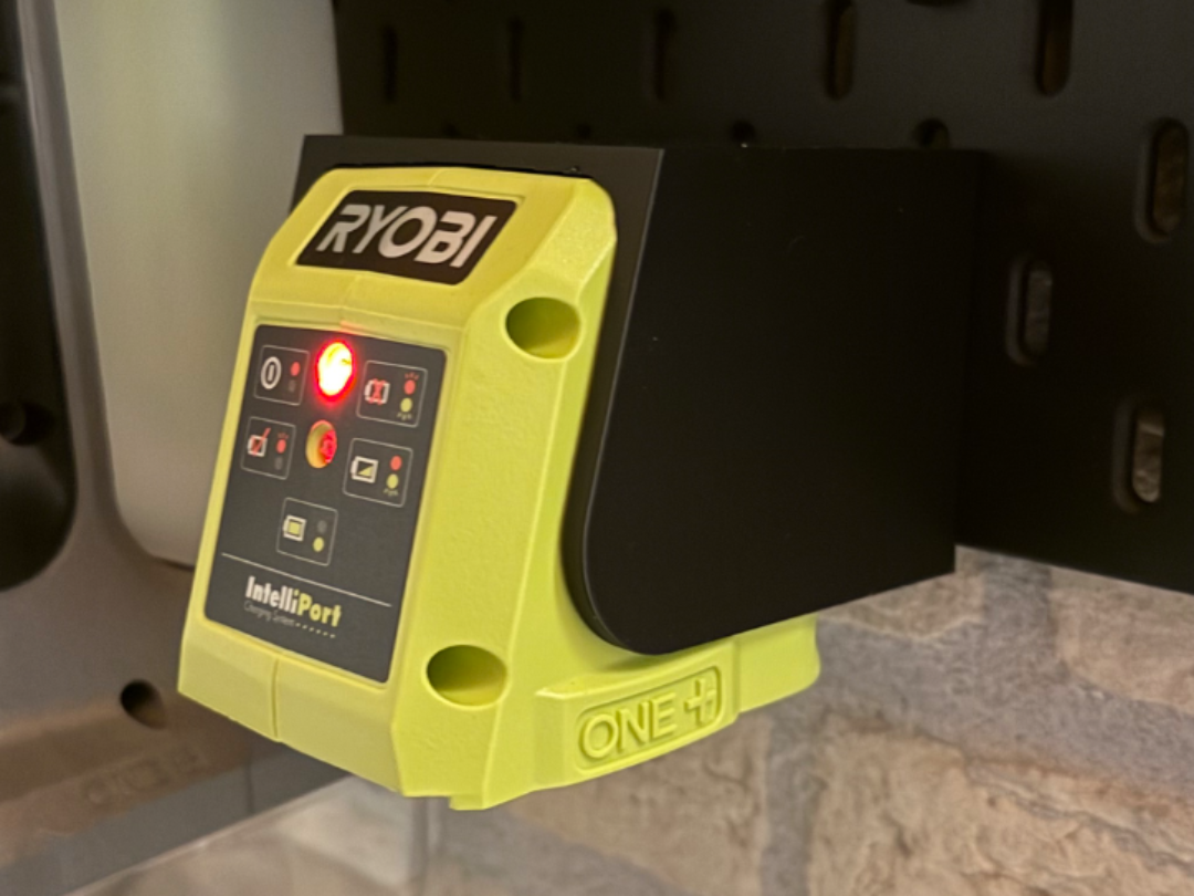 Ryobi One+ charger RC18115 holder skadis Remix