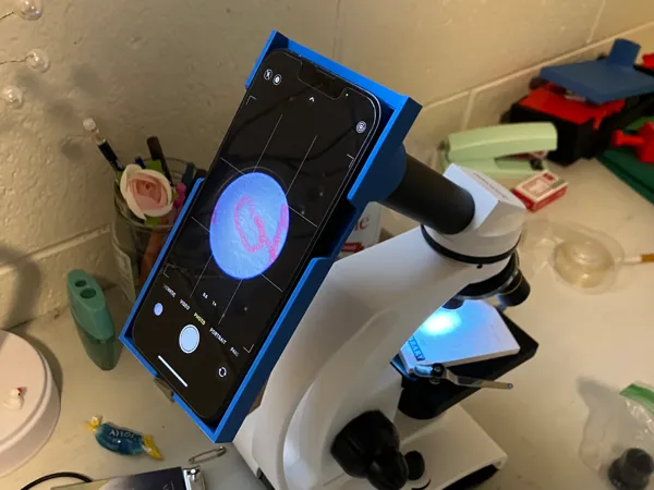 Adaptateur téléphone pour microscope