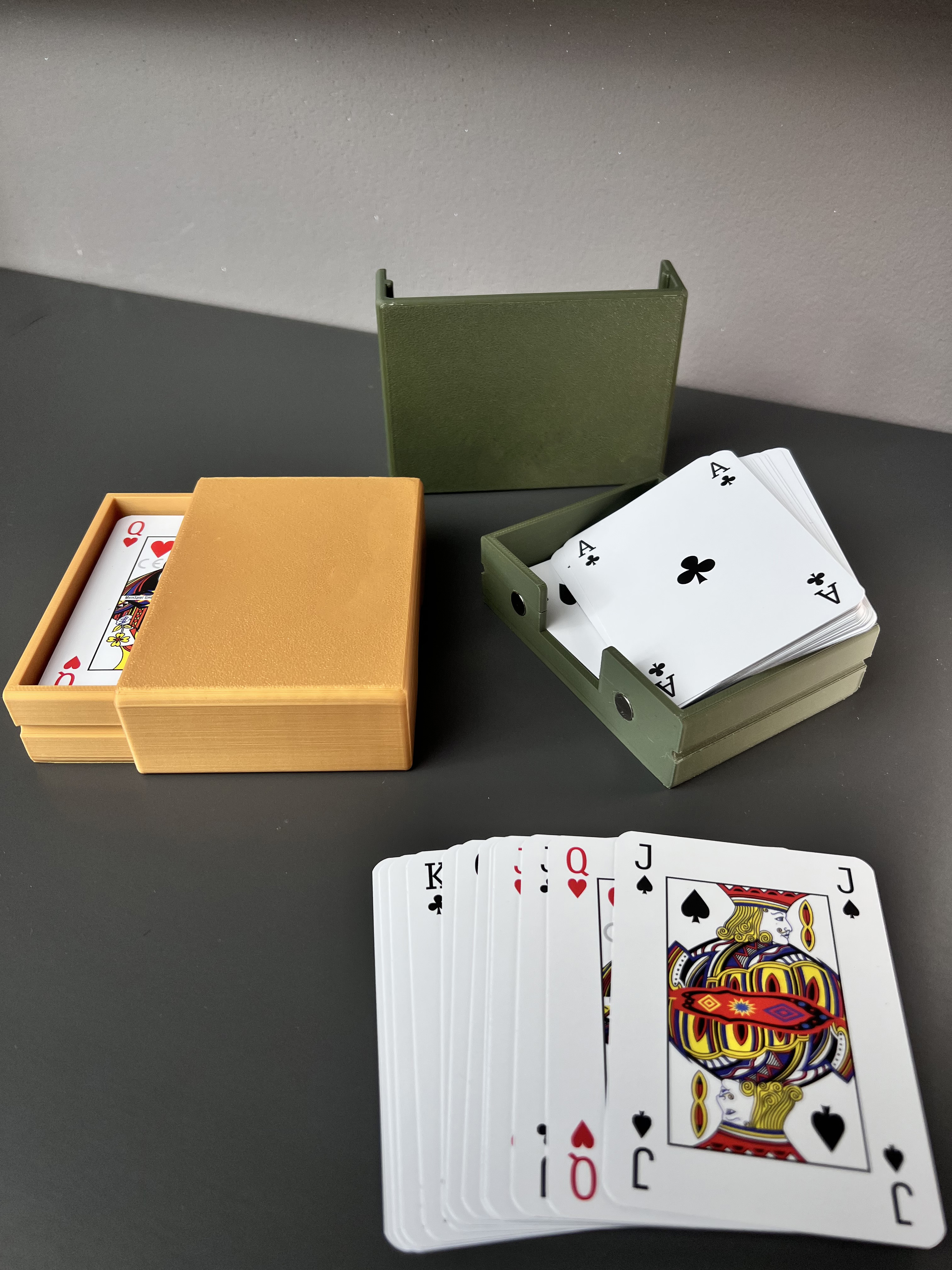 Miniatura 2 do modelo 3D Playing Cards Box