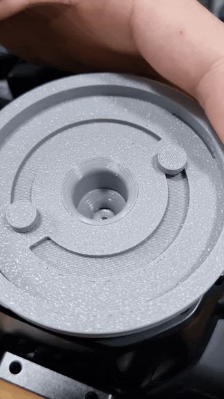 Disposable camera lens EF mount - can change focus