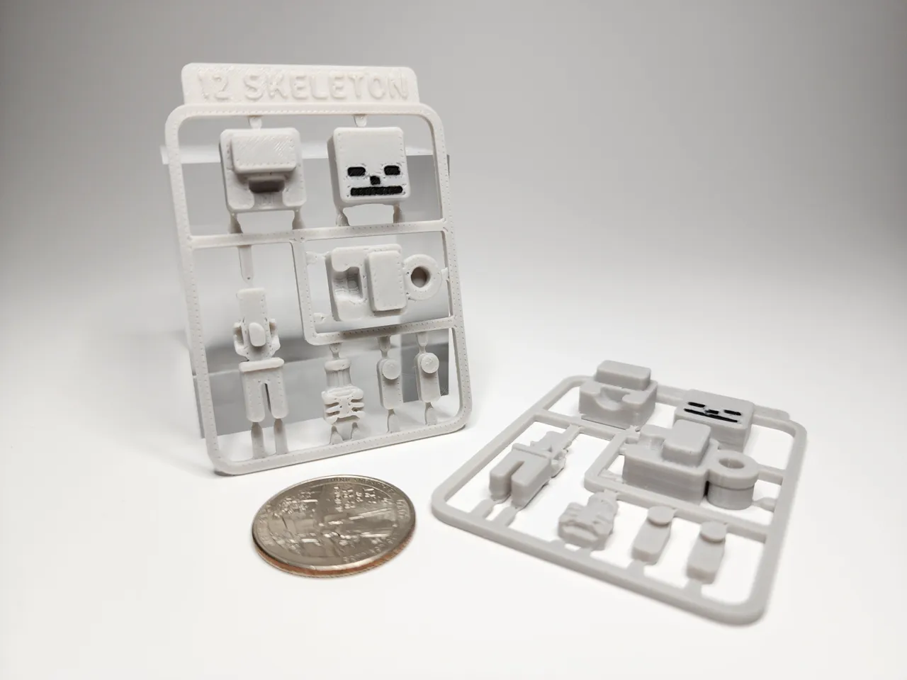 Minecraft-inspire Skeleton Minifigure Kit/Keychain view 2