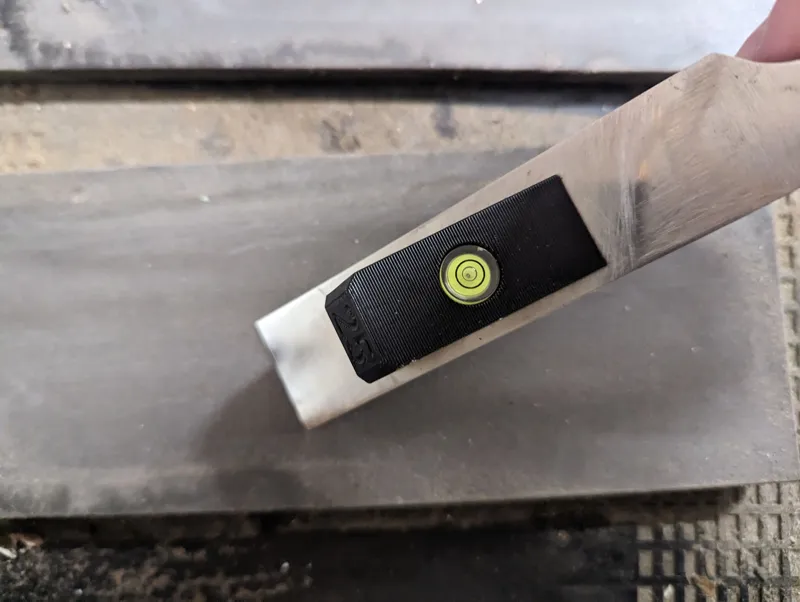 Magnetic hand tool sharpening and honing guide