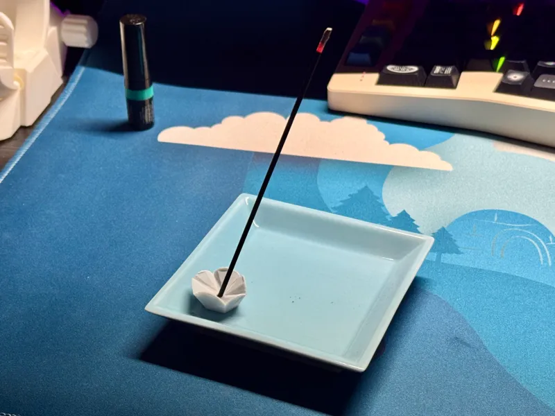 多边形小花香插 / flower-shaped incense holder