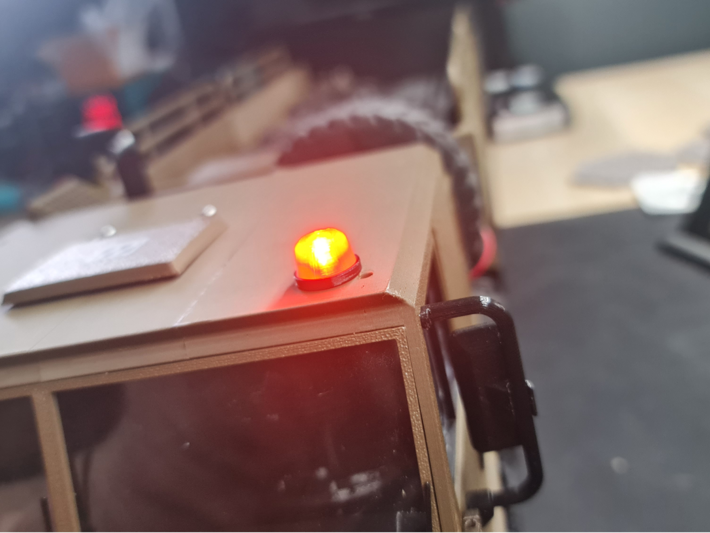 GORAL 815 Rooftop Beacon/Orange screw covers