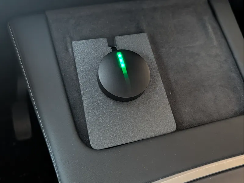Flitsmeister DOT wireless charging adapter