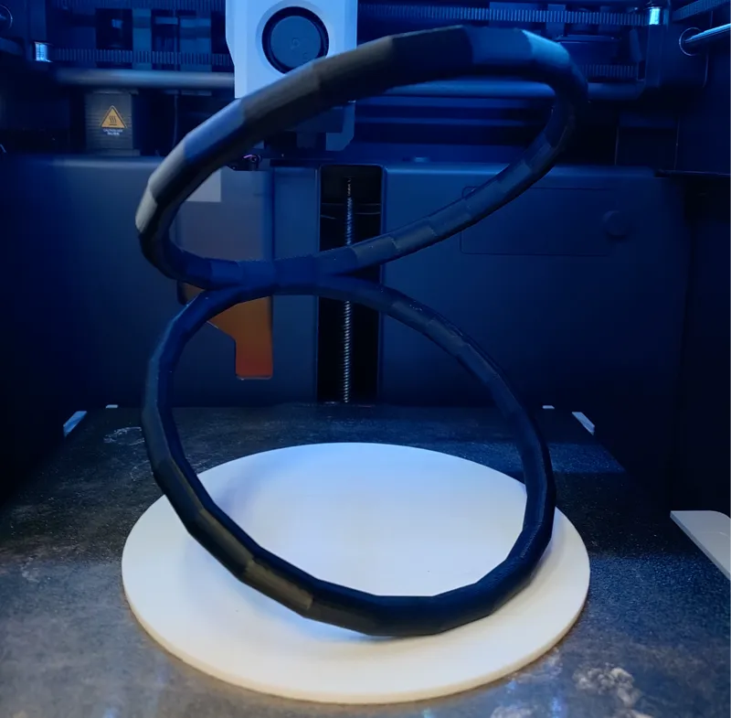 Low poly ring illusion