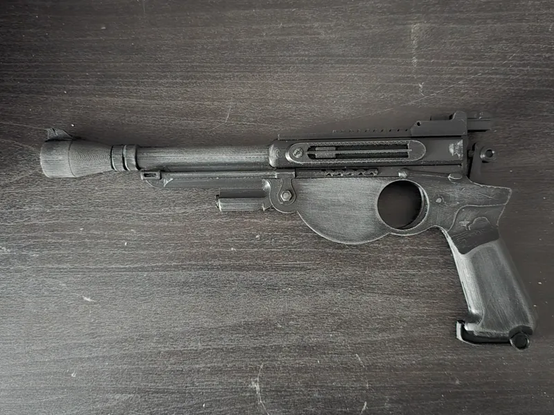 Mandalorian Blaster - Even Halves