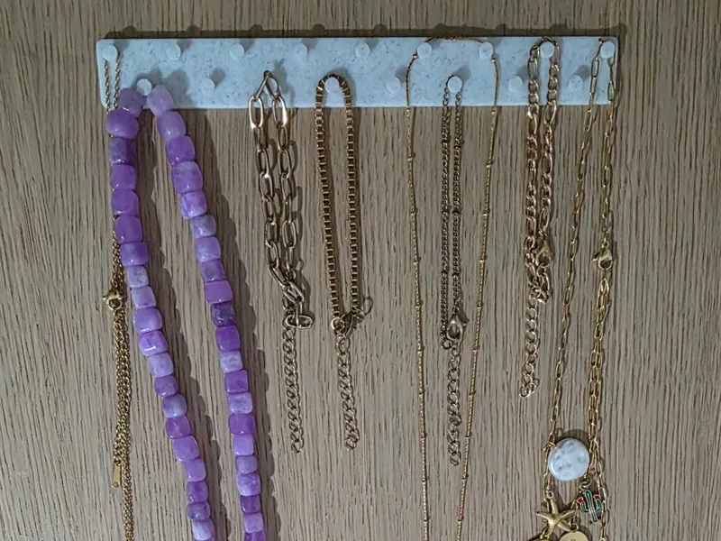 Collar/Necklace wall hanger