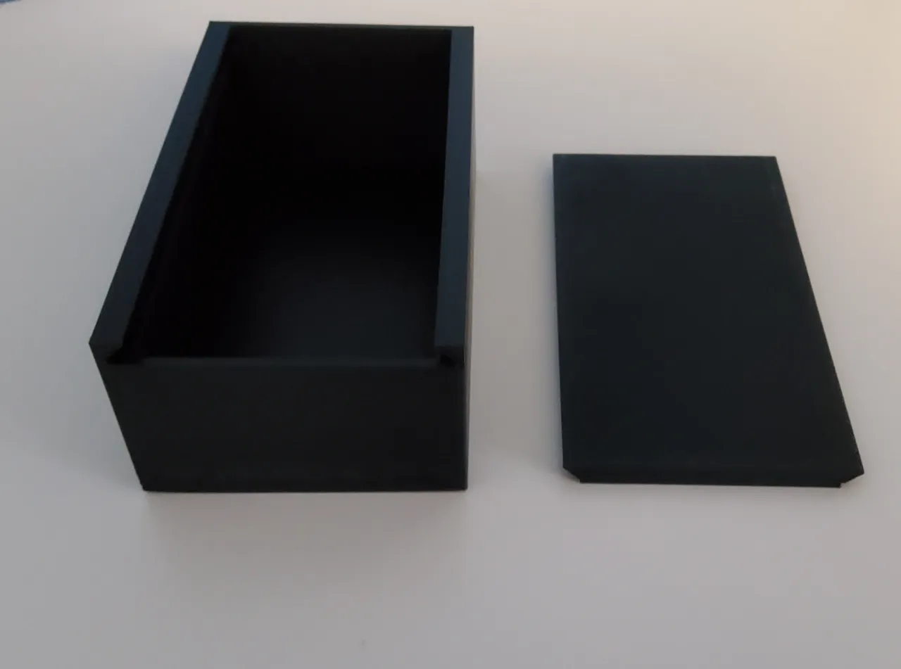 Box with sliding lid view 2