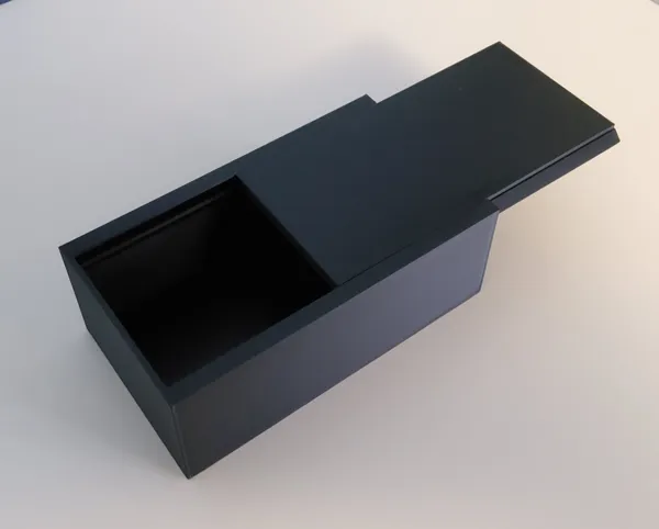 Boîte à couvercle coulissant