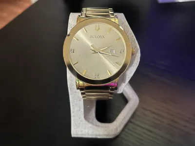 Watch Stand - Modern design - No support