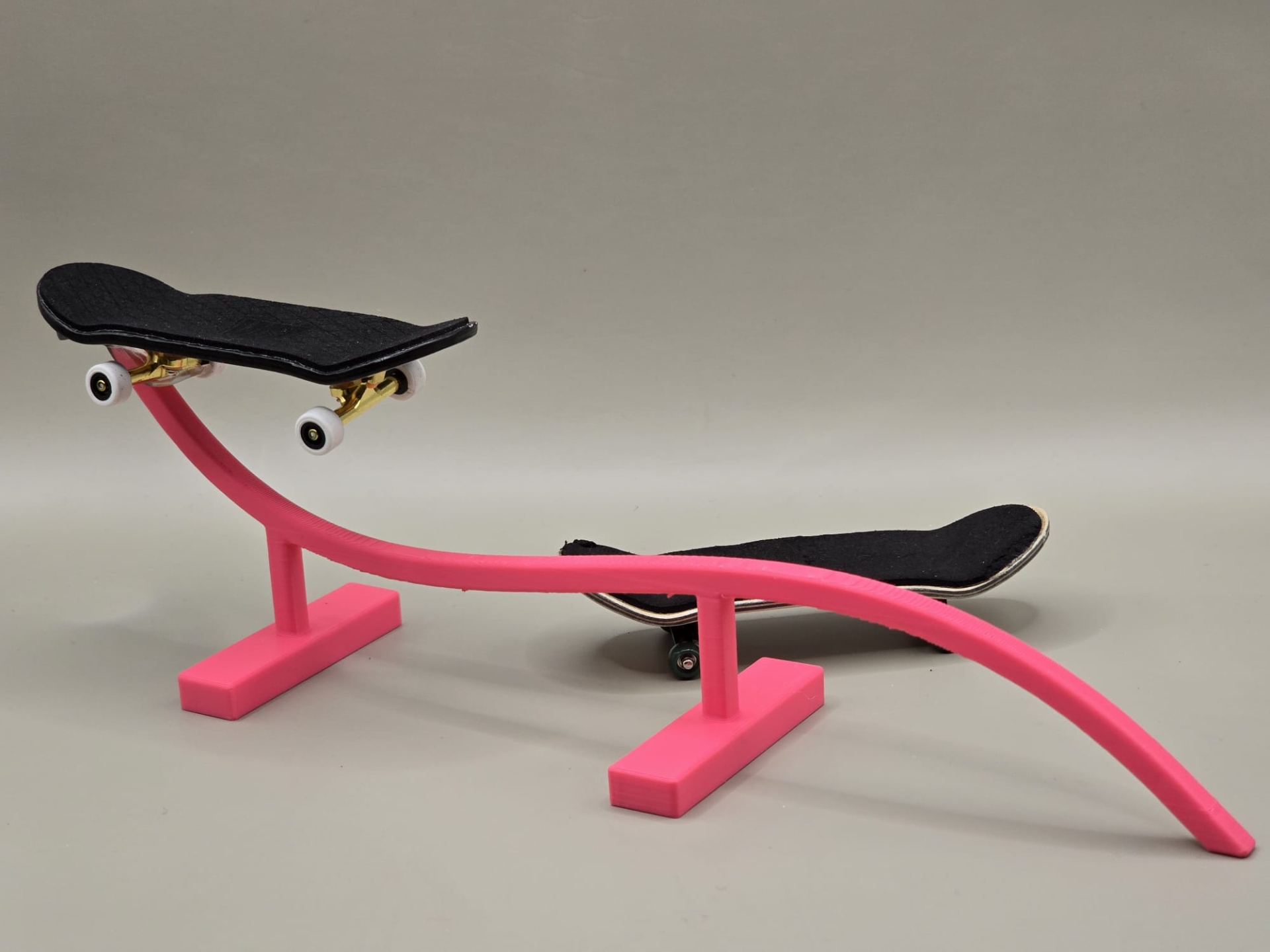 Fingerboard Air Curve Grind Rail Trick Skateboard
