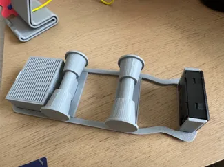 Filament Dry Box with Width Limiting Rollers