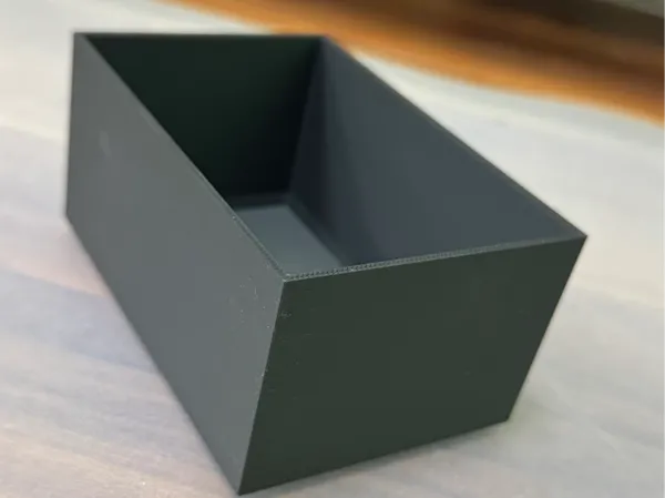 Boîte de rangement empilable simple