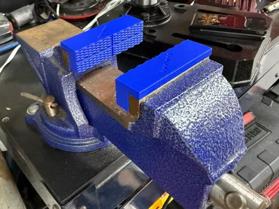 Non-marring Magnetic Vise Jaws