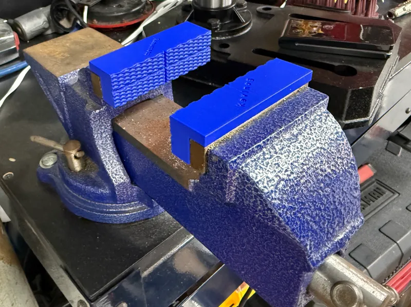 Non-marring Magnetic Vise Jaws