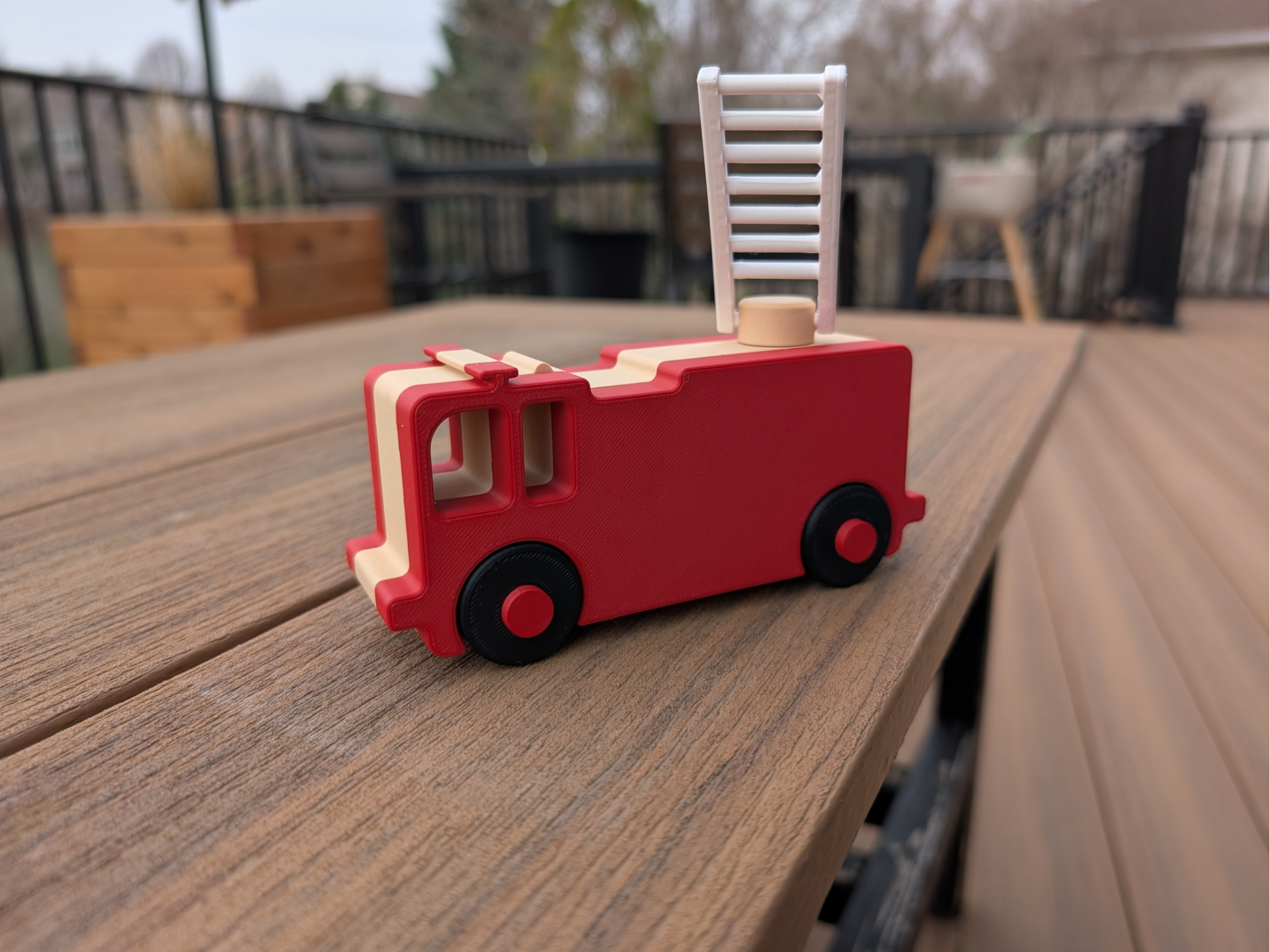 Weeo Weeo! Toy Firetruck