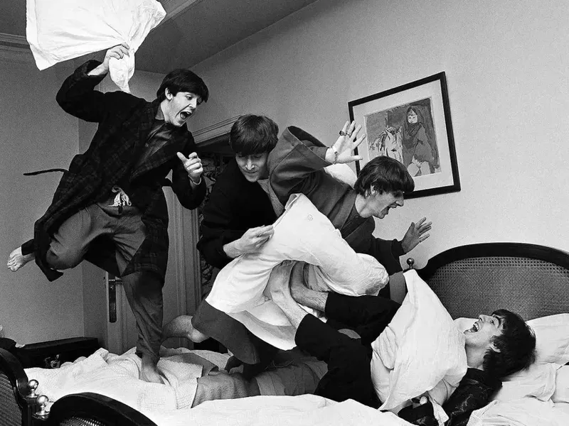 Beatles Pillow Fight Black/White Lithopane