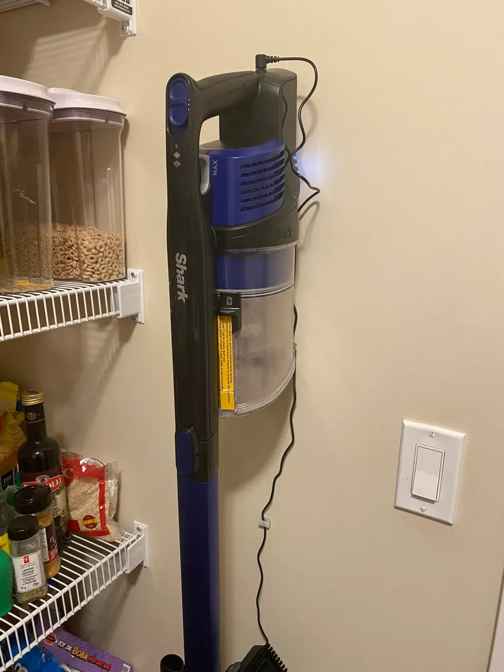 Shark Rocket Vacuum Wall Mount Remixed by Klayton MakerWorld