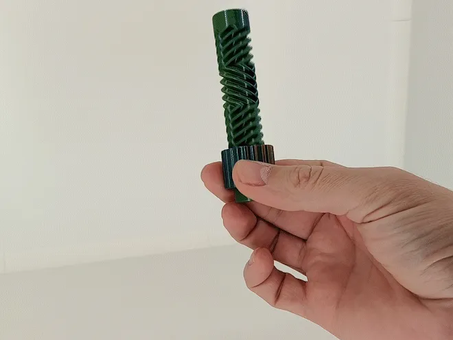 Crazy Screw - Print in Place view 2