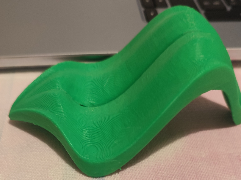 Leaf-shaped phone stand