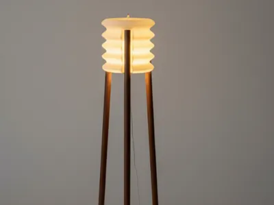 Cozy Tripod Lamp