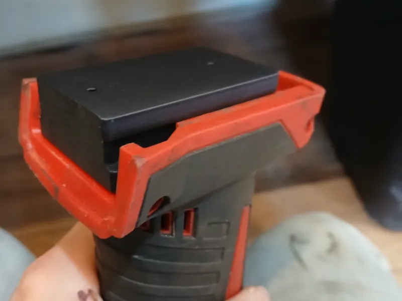 Milwaukee tool holder