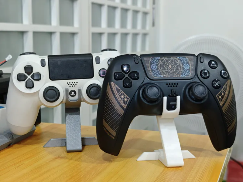 Universal PS4 & PS5 Controller Stand
