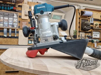 Parallel guide for 30° chamfer for Makita router