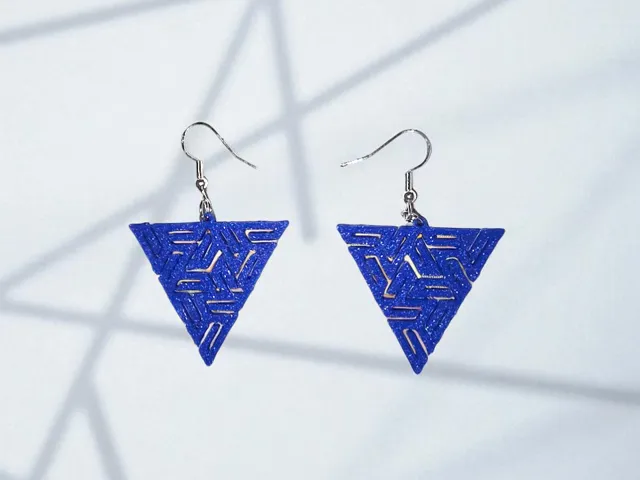 Triangle lines earrings